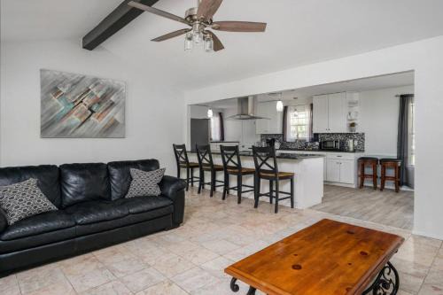 Leander House | Unique Country Home for Family Getaways and Relaxation