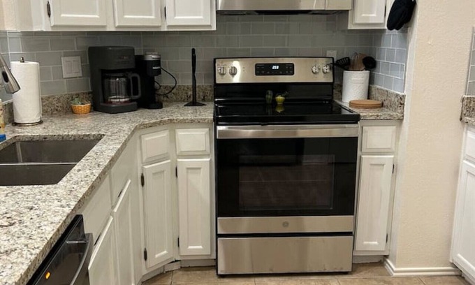 Euless House | Exceptional Eclectic Enclave - Family-Friendly Near DFW