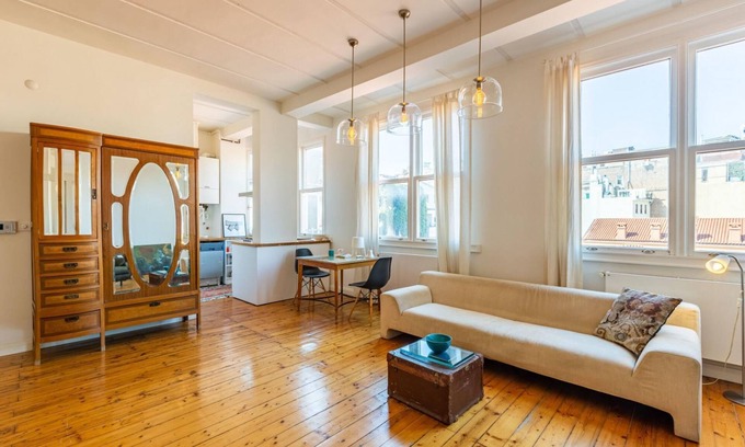 Asmali Mescit Apartment | Unique Home Steps from Galata Tower with Breakfast Included