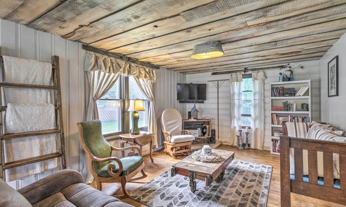 Ladysmith House | Unique Ladysmith Hideaway: Hike, Hunt & Family Fun!