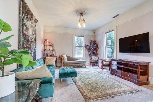 Alkali Flat House | Unique Sacramento Home Steps from Downtown and Family-Friendly
