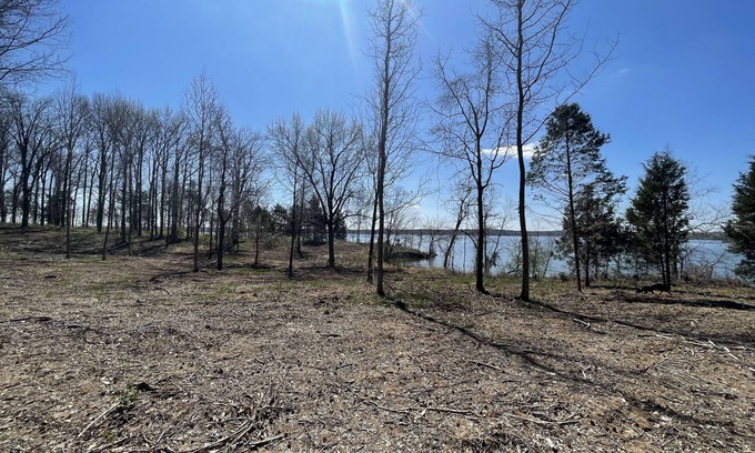 Carbondale RV Rental | Waterfront Eclipse Campsites: Family-Friendly Adventure Awaits