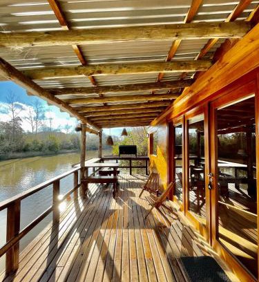 Partido de Tigre House | Eco Cabaña Río: Oceanfront Retreat with 10/10 Guest Rating