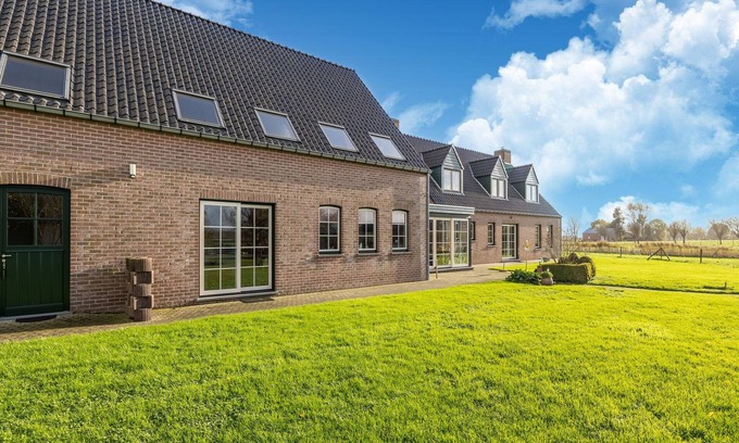 Sint Kruis House | Eco-Friendly Retreat with Garden and Family Amenities