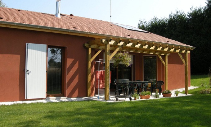 Vieville Cottage | Eco-Friendly Comfortable Stay with Garden and Terrace