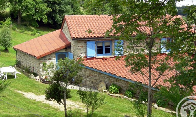 Chalmazel-Jeansagniere Cottage | Cozy Gite Jeansagnière with Spa & Family-Friendly Amenities