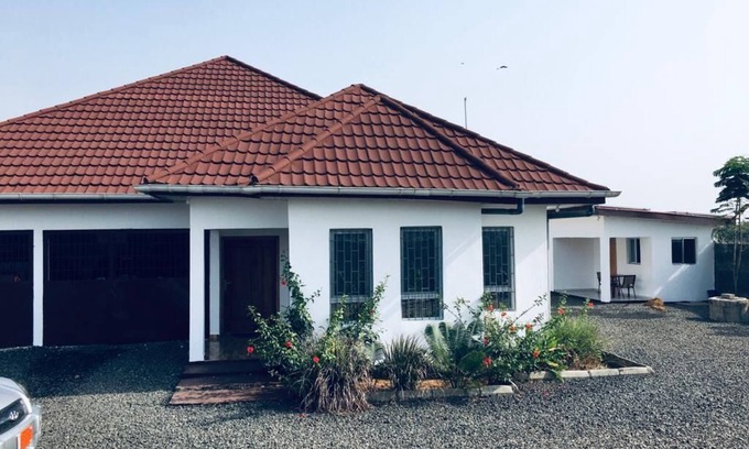 Marshall House | Eco-Friendly Family Home with Ocean View in Quiet Area
