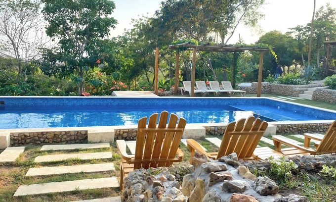 Usiacuri Hotel | Eco Hotel Summer Usiacurí: Family-Friendly Retreat with Pool