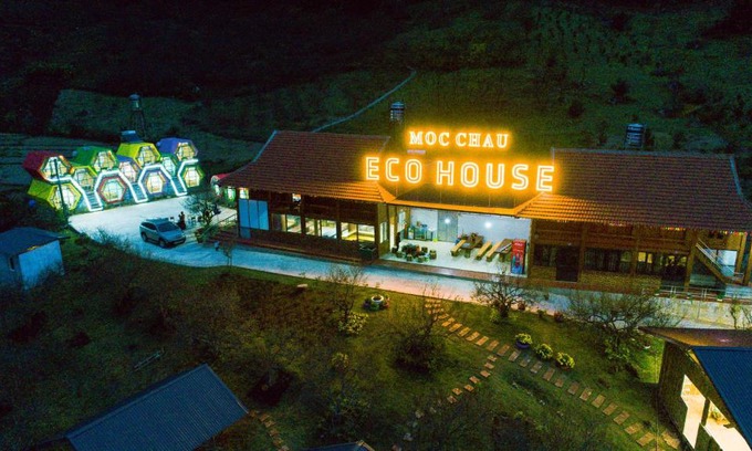 Moc Chau Bed & Breakfast | Eco House Mộc Châu: Pet-Friendly Stay with Hot Tub Access
