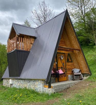 Mojkovac Ski Chalet | Eco Kutak 2: Pet-Friendly Retreat with High Guest Ratings