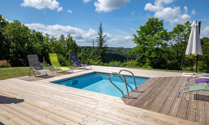 Plazac Cottage | Eco-Lodge Retreat: 3-Star Gite with Pool for Families