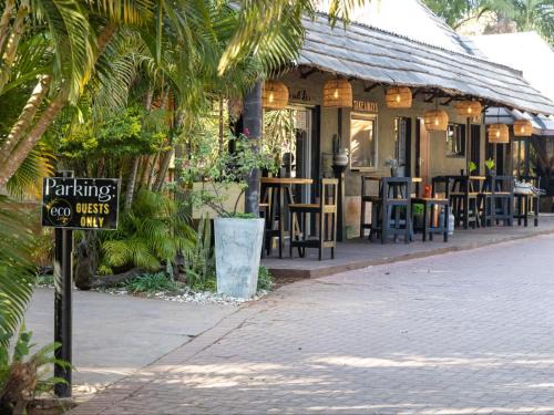Lephalale Bed & Breakfast | Eco Lodge: Kid-Friendly Retreat with Pool Access