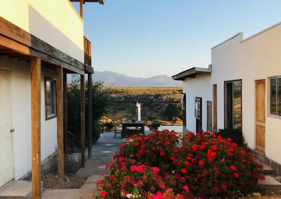 Coquimbo Bed & Breakfast | Eco Lodge Loro Tuerto: Family-Friendly Retreat with Pool