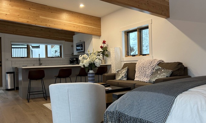Rossland Apartment | Eco Luxury Suite at Red Mountain - Rated 9.2/10 by Guests