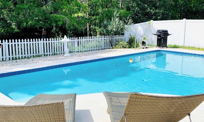 Greater Northdale House | Relax at Eco Hostal Northdale Reserva with a Heated Pool