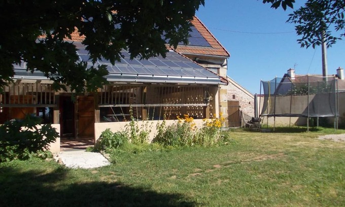 Blomard Cottage | Gite Blomard: Family Retreat with Spa & Breakfast Included