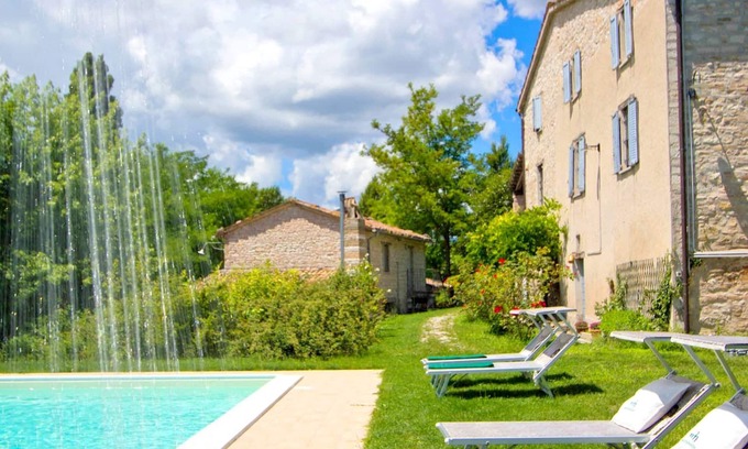 Acqualagna House | Discover Belvilla by OYO: Family-Friendly Retreat with Pool