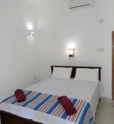 Deniyaya House | Eco Villa - Sinharaja: Family-Friendly Retreat with Dining