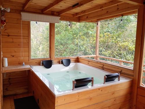 Choachi Villa | Ecocabañas B&B - Cabaña de lujo con jacuzzi privado cerca a termales