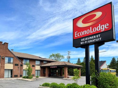 Ste. Foy Hotel | Budget-Friendly Stay at Econo Lodge Airport Quebec