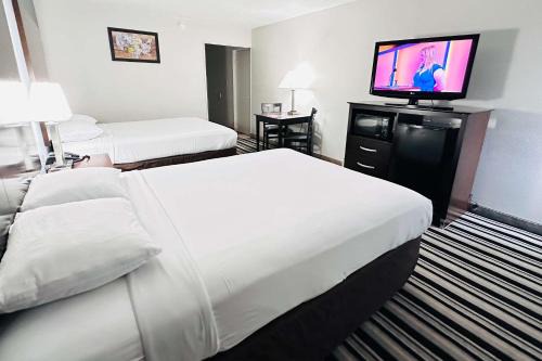 Ardmore Hotel | Budget-Friendly Econo Lodge: Pet-Friendly & Accessible Stay