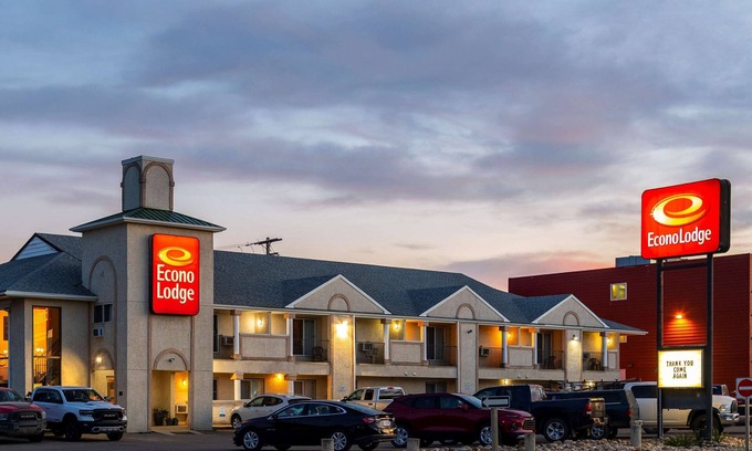 Edson Hotel | Budget-Friendly Stay at Econo Lodge Edson with Breakfast