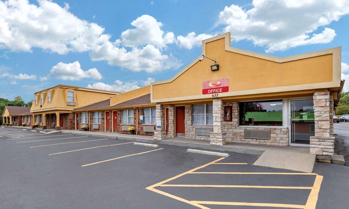 Erlanger Hotel | Budget-Friendly Econo Lodge Erlanger with Family Amenities
