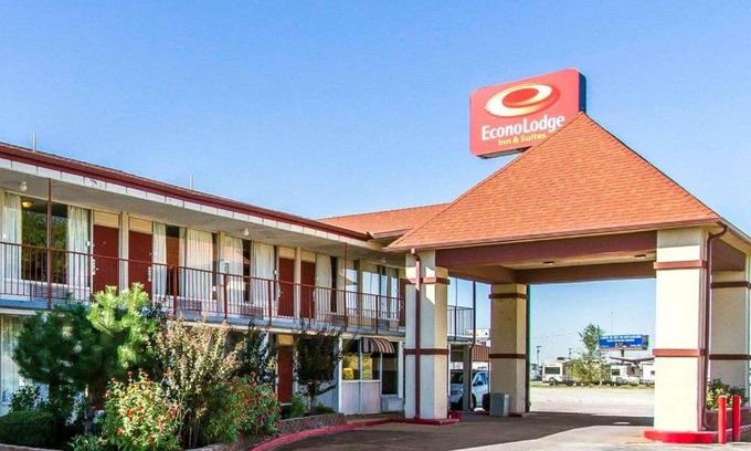Central Oklahoma City Hotel | Budget-Friendly Econo Lodge Inn & Suites Near Bricktown