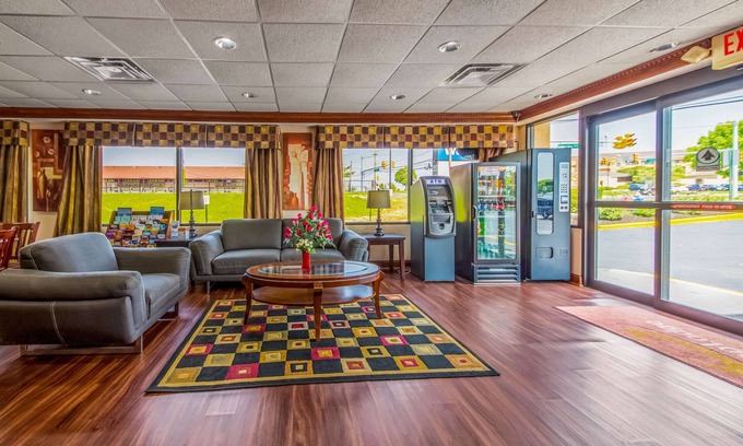 Mount Laurel Hotel | Convenient Econo Lodge Mt Laurel: Family-Friendly Amenities