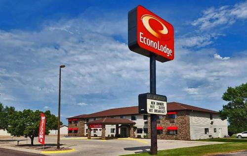 Ortonville Cabin | Pet-Friendly Econo Lodge: Guest Rated 10/10 for Families