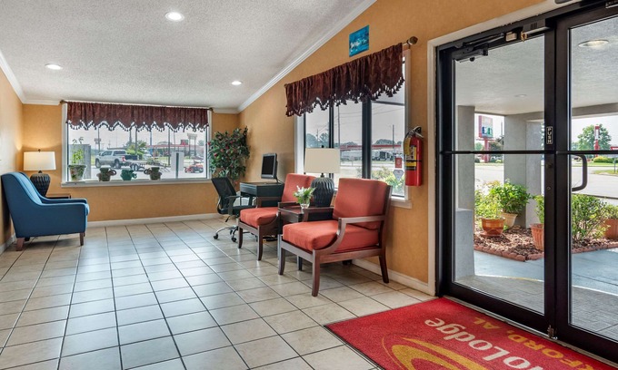 Oxford Hotel | Budget-Friendly Econo Lodge Oxford with Family Amenities