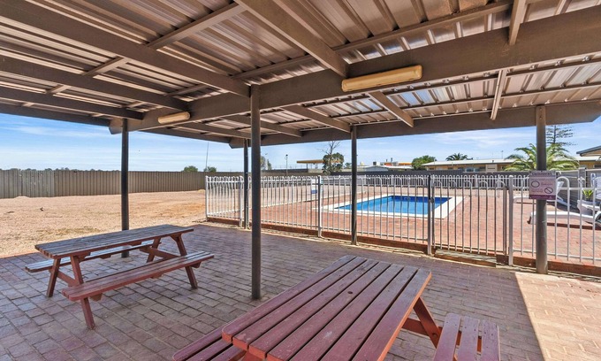 Davenport Hotel | Discover Highway One Motel Port Augusta with Family-Friendly Amenities