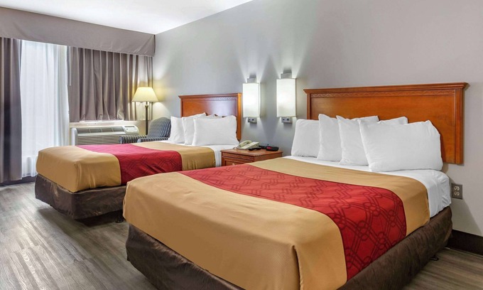 Southern Pines Hotel | Budget-Friendly Comfort at Econo Lodge Southern Pines