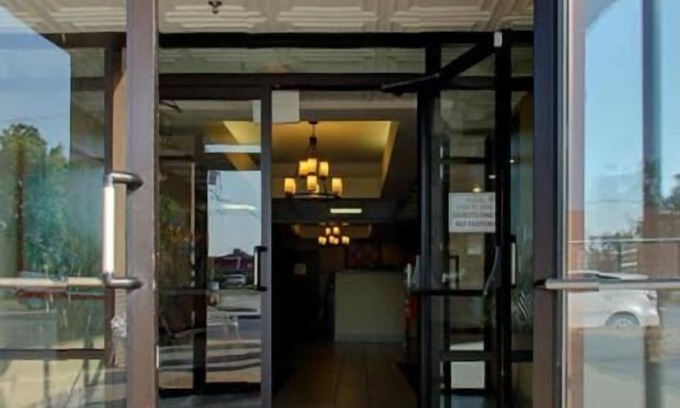 Waynesboro Hotel | Budget-Friendly Econo Lodge with Pool and Hot Tub Access