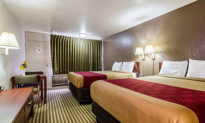 Winfield Hotel | Budget-Friendly Econo Lodge: Relax with Spa & Restaurant