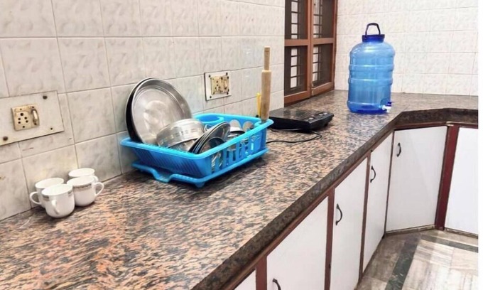 Allahabad Apartment | Economy Double Room