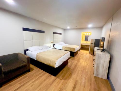Tulsa Hotel | Budget-Friendly Economy Inn and Suites with Hot Tub