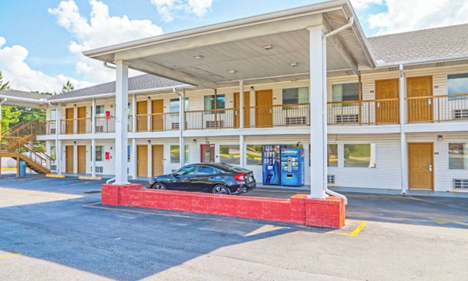 Ashburn Hotel | Budget-Friendly Economy Inn By OYO in Ashburn with Breakfast