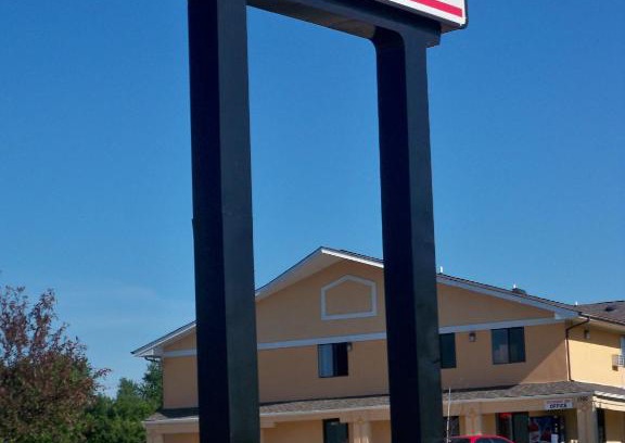 Wentzville Hotel | Budget-Friendly Economy Inn Wentzville with Family Amenities
