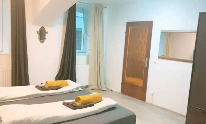 Stuwerviertel Apartment | Budget-Friendly 2BR Retreat Near Prater Amusement Park