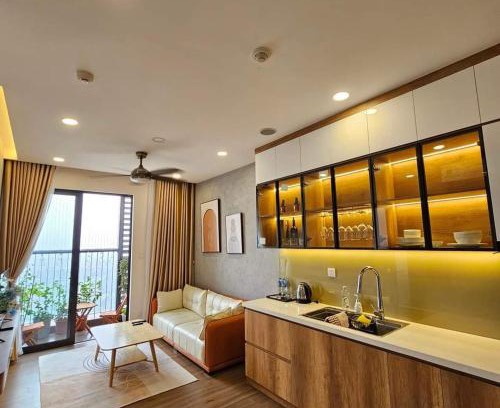 Van Giang Apartment | Discover Ecopark Thành Phố Xanh: Poolside Relaxation Awaits