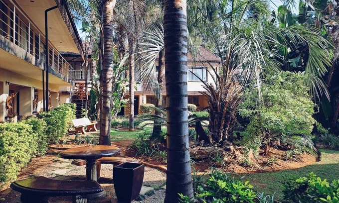 Ekurhuleni Hotel | Budget-Friendly Ecotel Premier Lodge with Pool & Breakfast