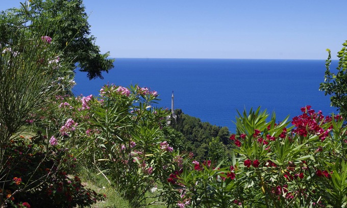 Belmonte Calabro House | Experience Ecotourism in Calabria's Enchanting Village