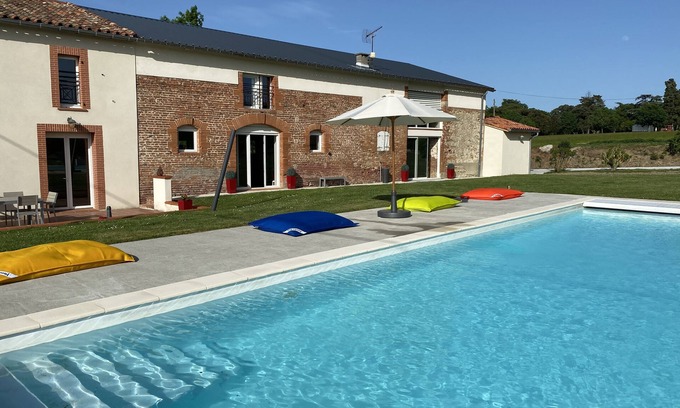 Sainte-Foy-d'Aigrefeuille House | Experience ECURIES de RONSAC: Guest Rated 9.8 with Ocean Views