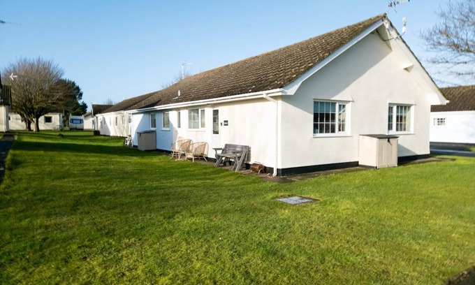Scurlage Ski Chalet | Stunning Oceanfront 2 Bedroom Chalet at Eddie's - Scurlage