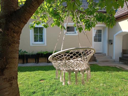 Edelsbach bei Feldbach Apartment | Beachfront Escape at Edelsbacher Ferienwohnung