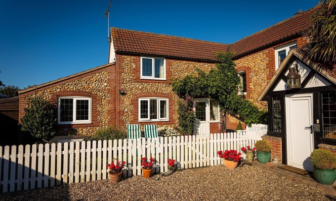 Irstead Apartment | Pet-Friendly Edelweiss Cottages with High Guest Ratings