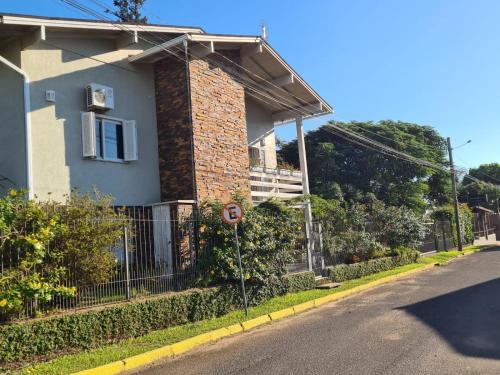 Feliz House | Highly Rated Edelweiss Haus: Family-Friendly & Accessible Stay