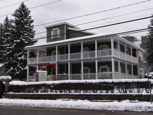 Ellicottville Cabin | Family-Friendly Edelweiss Ski Lodge with Pool Access