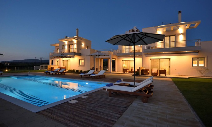 Gargaliani House | Edem Suites: Top-Rated Oceanfront Retreat with Pool & More